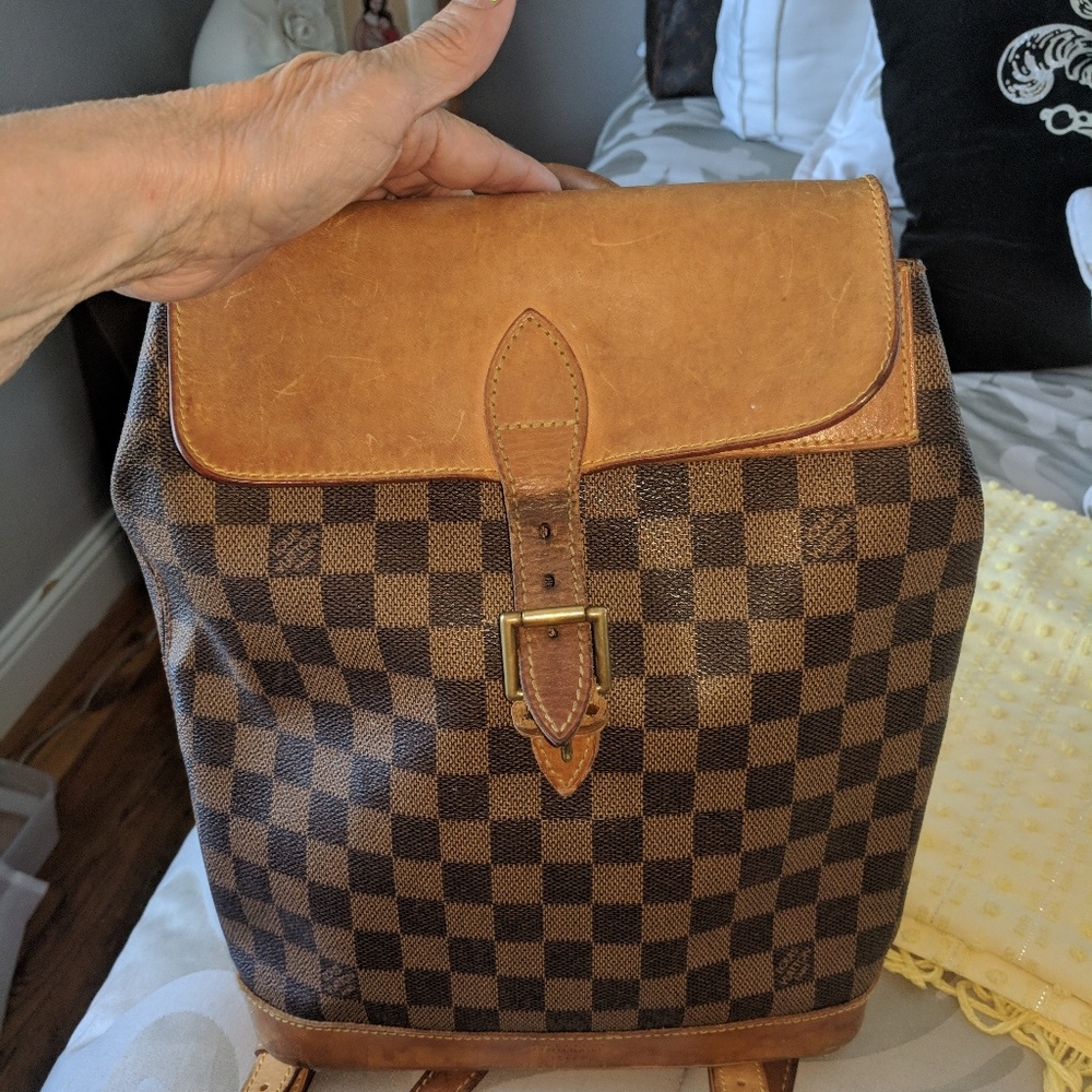 Authentic Louis Vuitton Backbag.